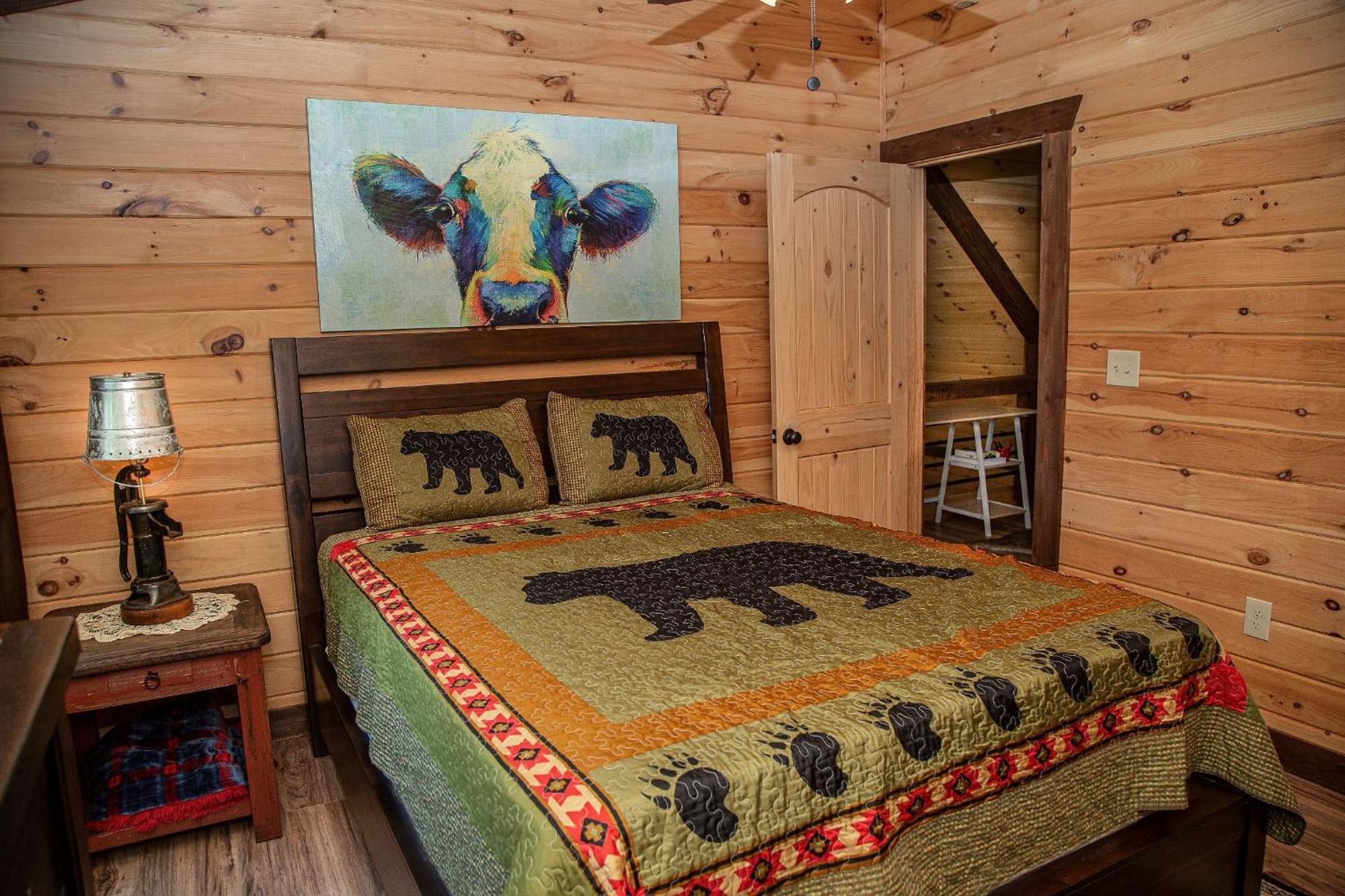 Adore The Smores Rustic Mountain Charm Outdoor Spaces And A Cozy Hot Tub Блу Ридж Екстериор снимка