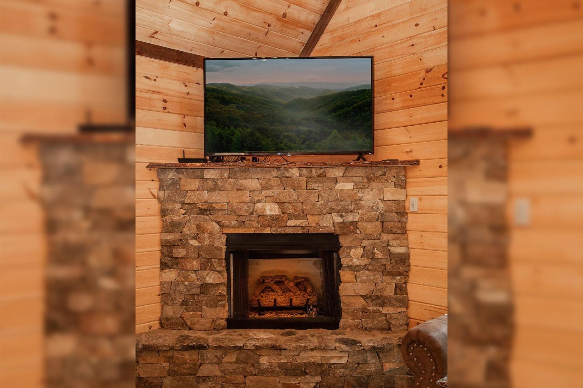 Adore The Smores Rustic Mountain Charm Outdoor Spaces And A Cozy Hot Tub Блу Ридж Екстериор снимка